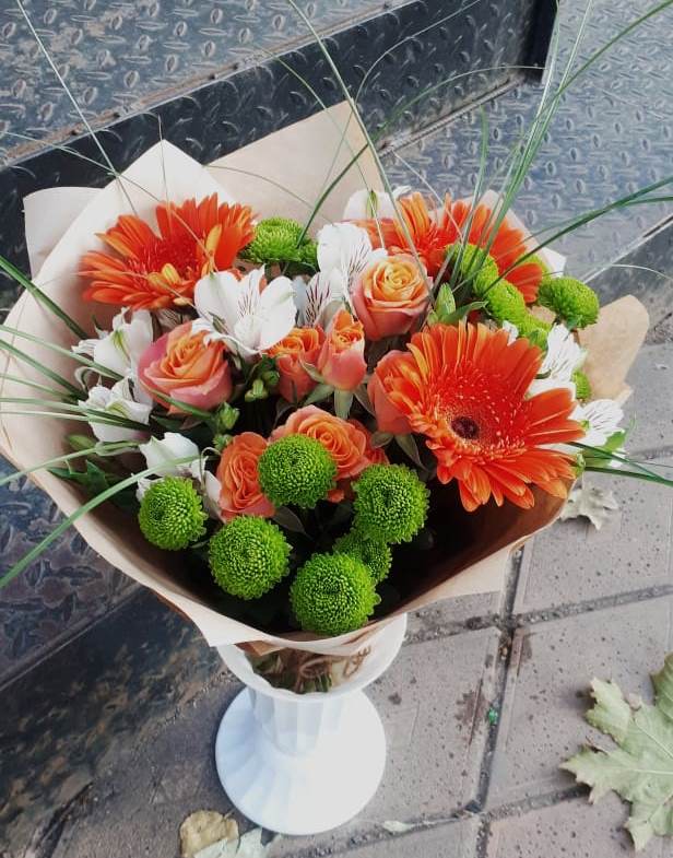 Букет цветов из: Герберы, Хризантемы, Альстромерии и Розы в Сиверском