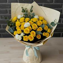 Букет цветов из:  Розы в Сиверском