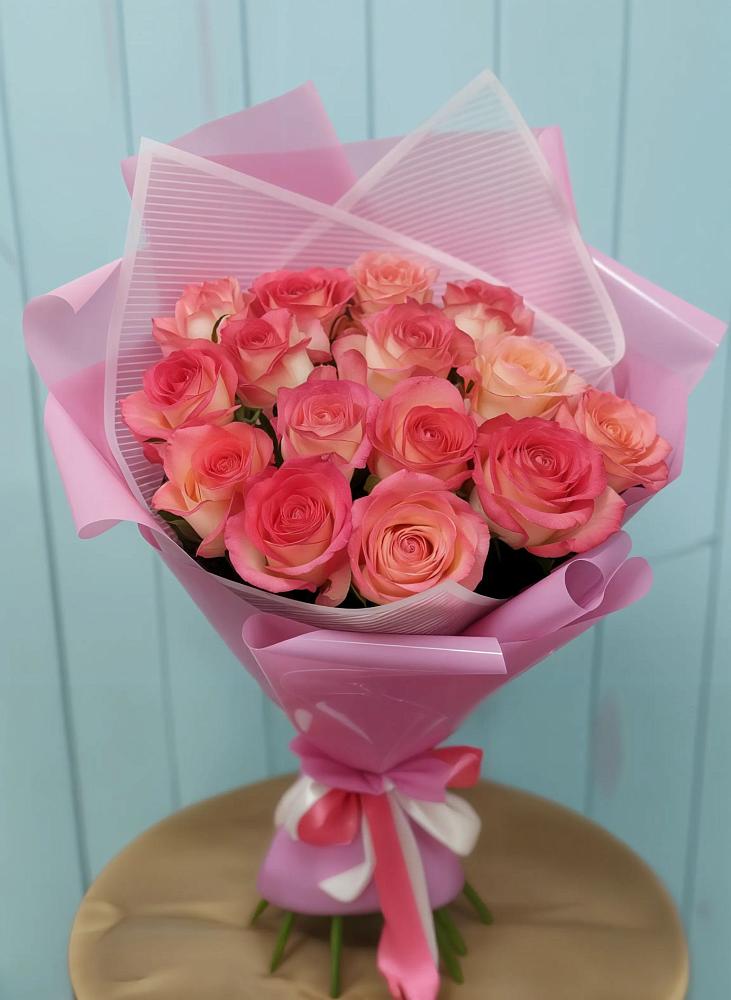 Букет 15 Розовых роз Равель в Сиверском