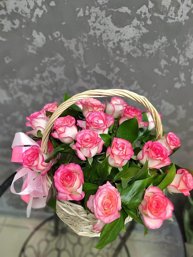 Цветочная композиция из Розы в корзине в Сиверском