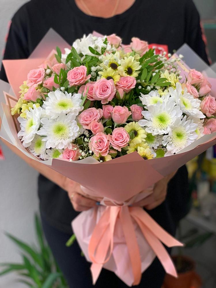 Букет цветов из: Розы и Хризантемы в Сиверском