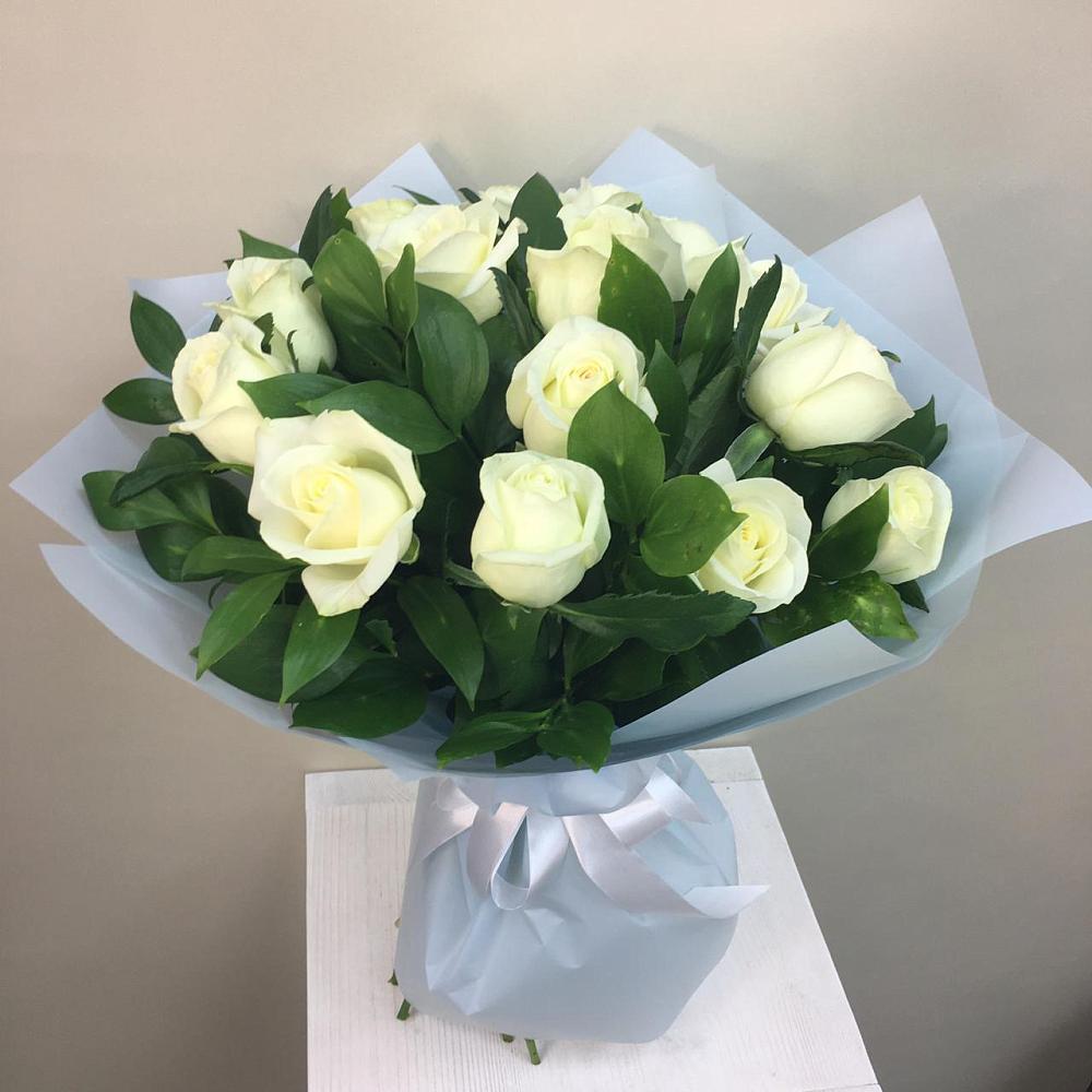 Букет 15 Белых роз Проуд в Сиверском
