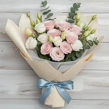 Букет цветов из:  Лизиантусы в Сиверском