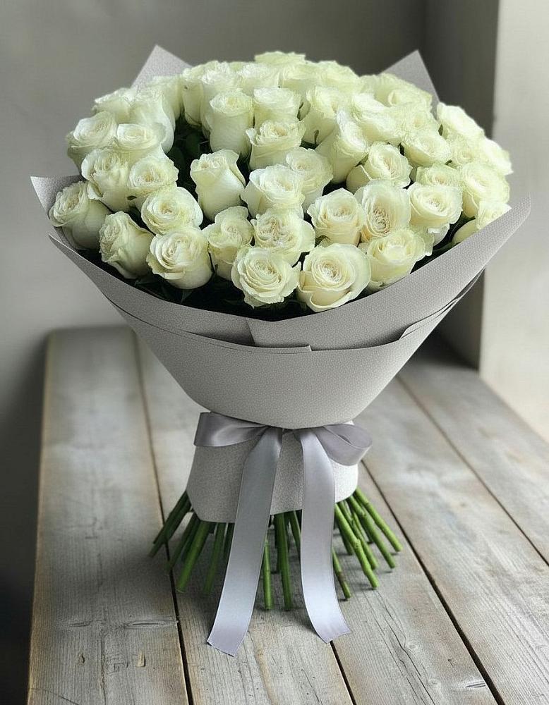 Букет 35 Белых роз в Сиверском