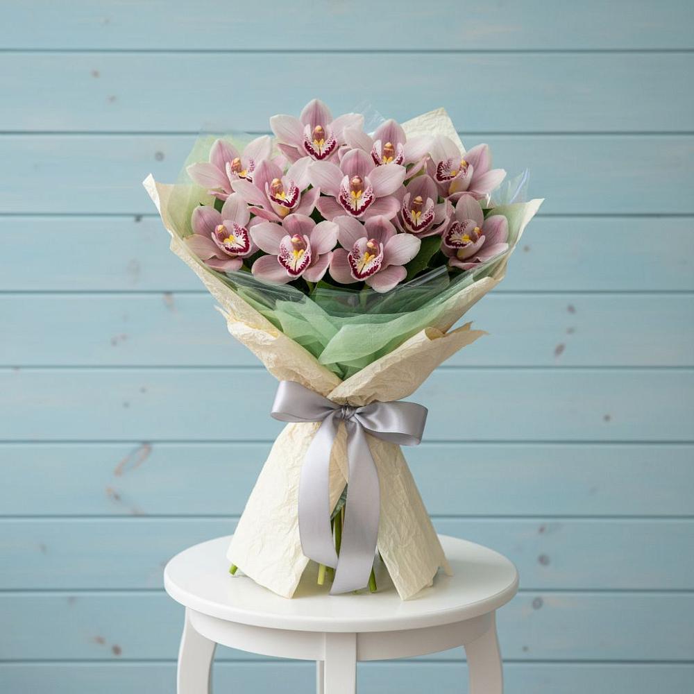 Букет цветов из: Орхидеи и Розы в Сиверском