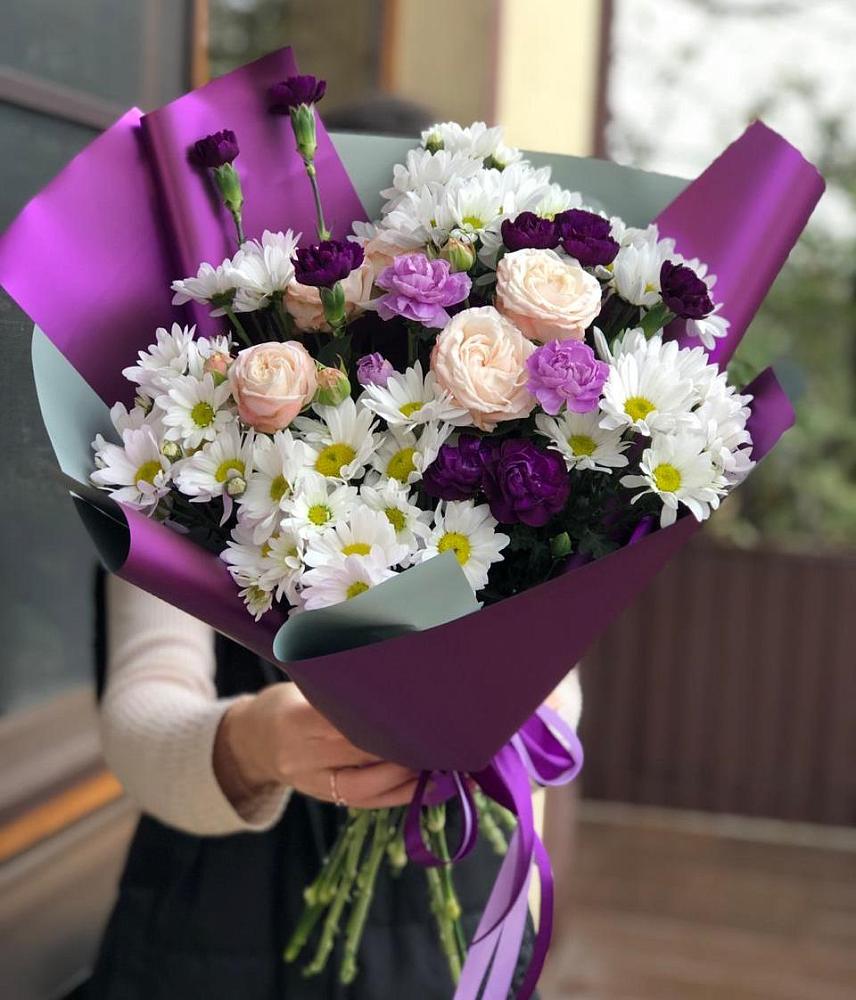Букет цветов из: Хризантемы, Гвоздики и Розы в Сиверском