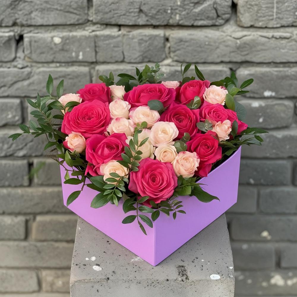 Цветочная композиция из Розы в коробке в Сиверском