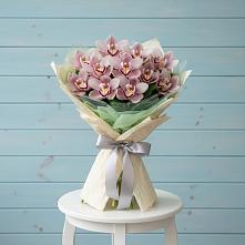 Букет цветов из:  Орхидеи и Розы в Сиверском