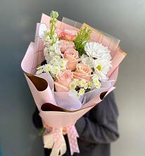 Букет цветов из:  Хризантемы и Розы в Сиверском