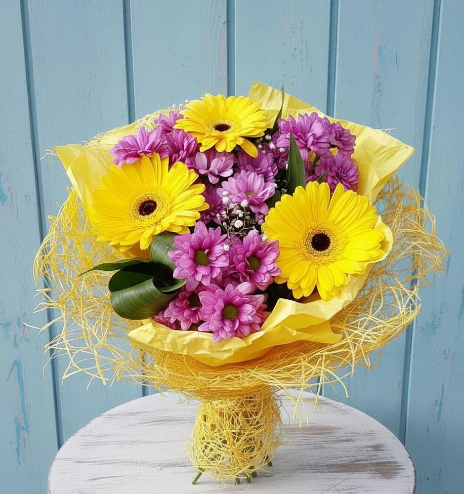 Букет цветов из: Хризантемы и Герберы в Сиверском