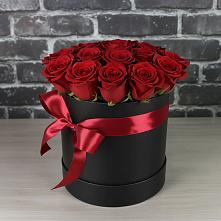 Цветочная композиция из Розы в шляпной коробке в Сиверском