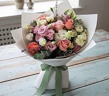 Букет цветов из:  Розы, Лизиантусы и Гвоздики #REPLACE_PRED# Сиверском