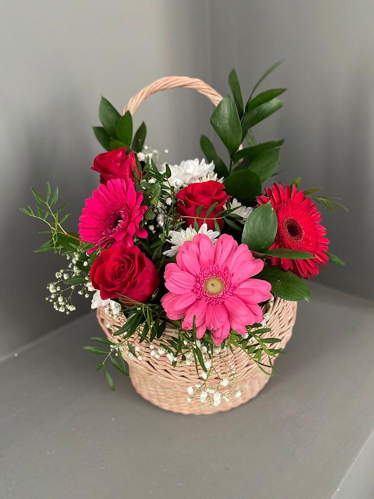 Цветочная композиция из Розы, Хризантемы и Герберы в корзине в Сиверском