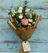 Букет цветов из:  Розы и Лизиантусы в Сиверском