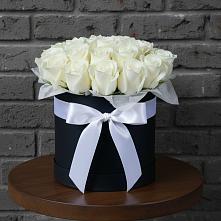 Цветочная композиция из Розы в шляпной коробке #REPLACE_PRED# Сиверском