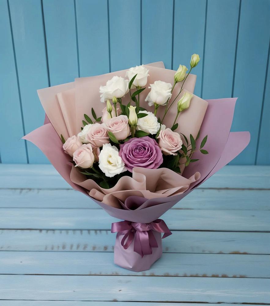 Букет цветов из: Розы и Лизиантусы в Сиверском