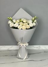 Букет цветов из:  Розы и Лизиантусы в Сиверском